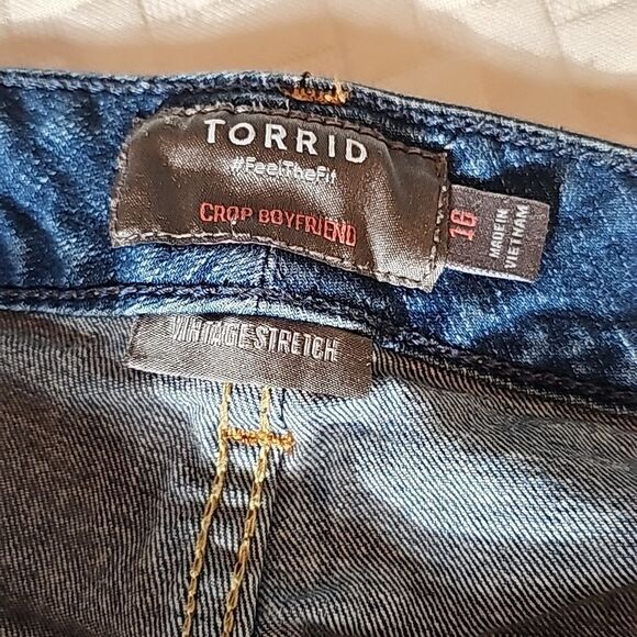 TORRID -020 Crop Boyfriend Jeans Vintage Stretch Denim Cropped Medium Wash sz 18 - Picture 5 of 12